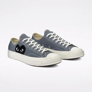 CONVERSE-BLACK-HEART-GREY-LOW-TOP1
