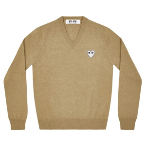 PLAY V NECK PULLOVER WHITE HEART NATURAL SERIES (CAMEL)